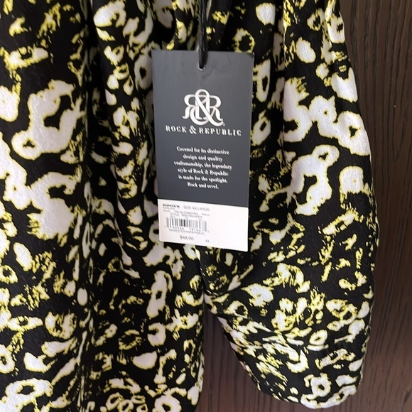 Rock & Republic black/ white outlined in neon green patterned blouse. XXL NWT - Picture 3 of 8